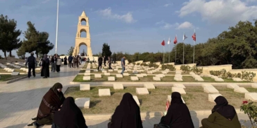 erzurumlu-sehit-aileleri-canakkale-57-alay-sehitliginde-huzunlendiler-xyzyXej2.jpg