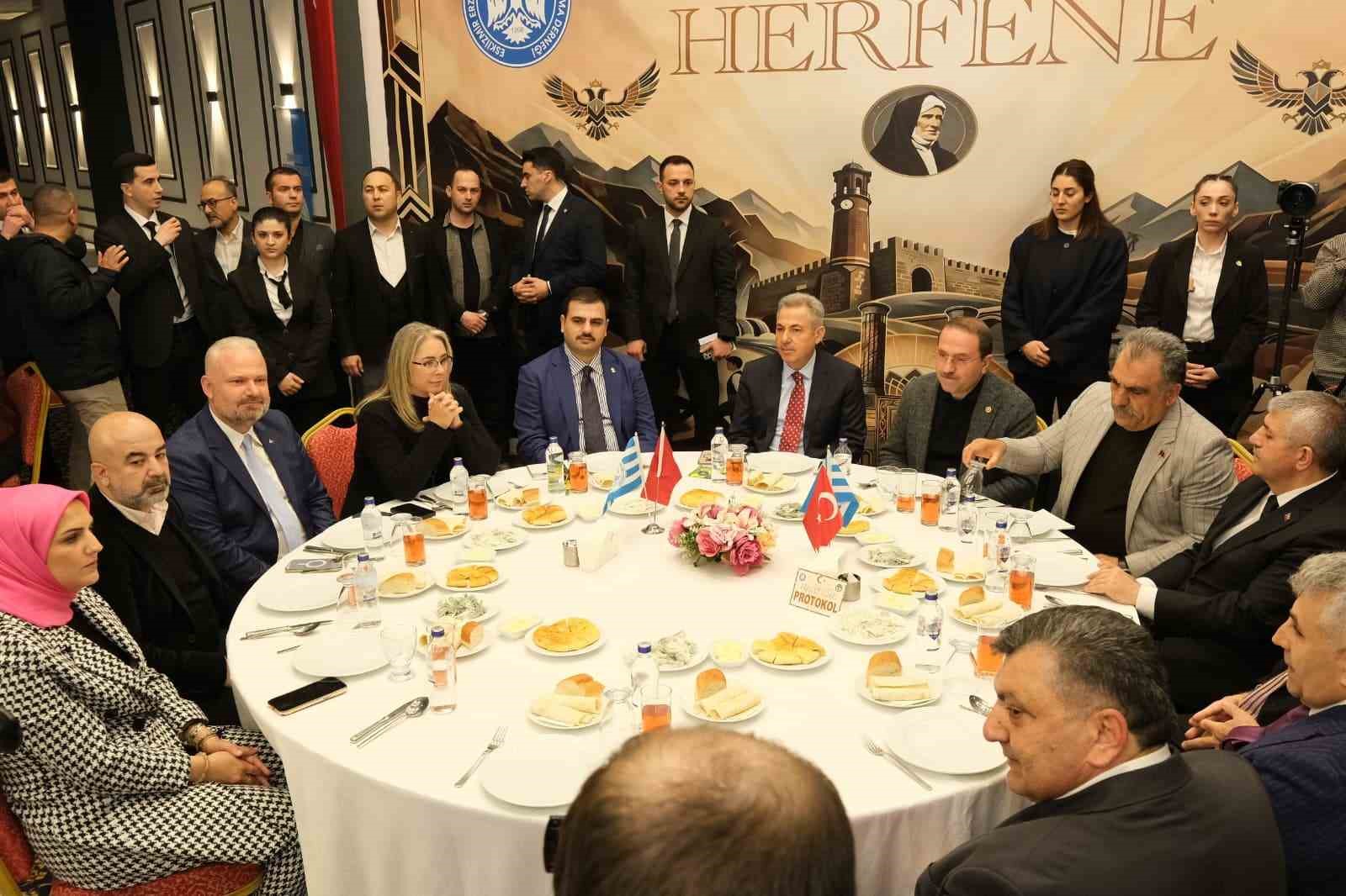 erzurumlular izmirde duzenlenen herfene gecesinde bulustu 1 qrFusuBM