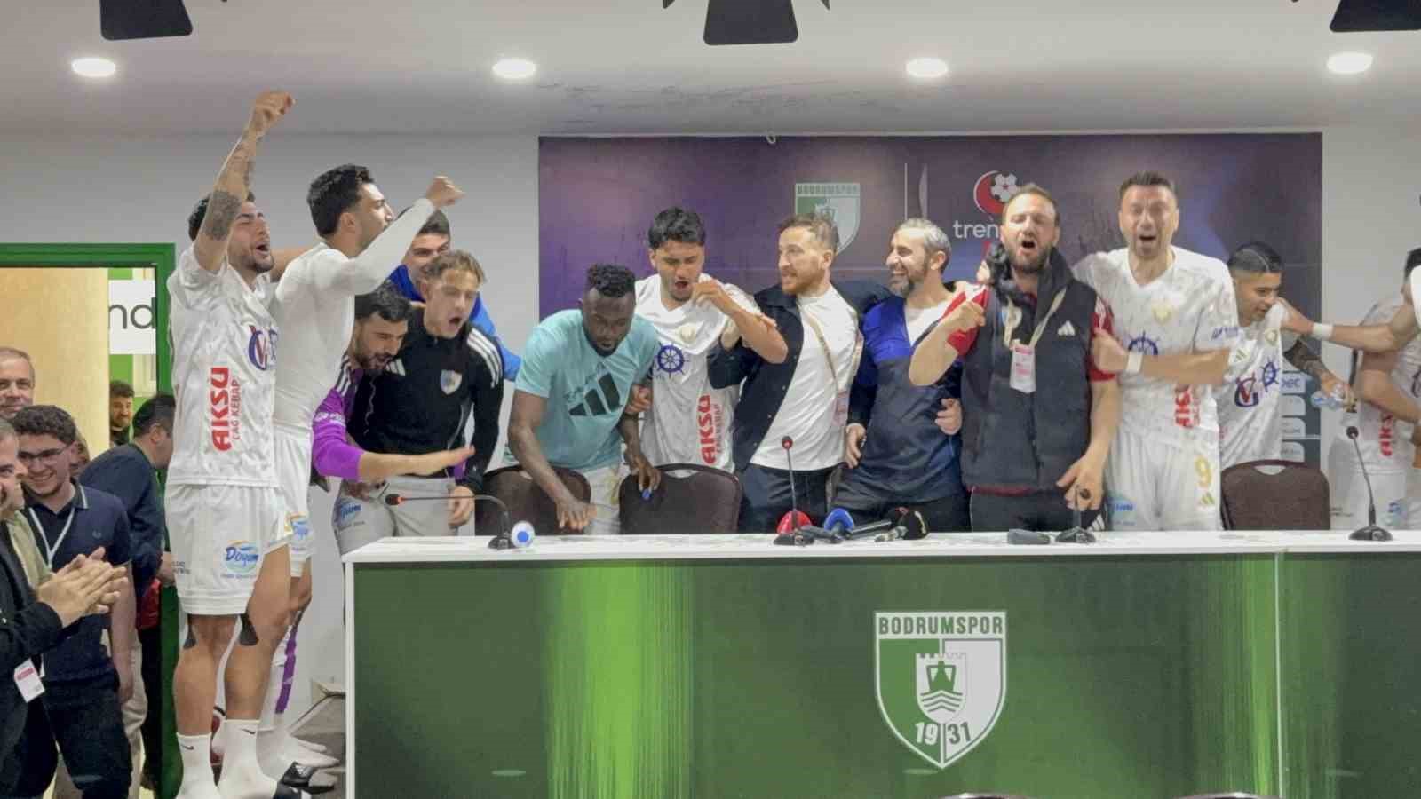 erzurumspor fk oyunculari basin toplantisini basip kutlama yapti 1 5Sm5IMtD