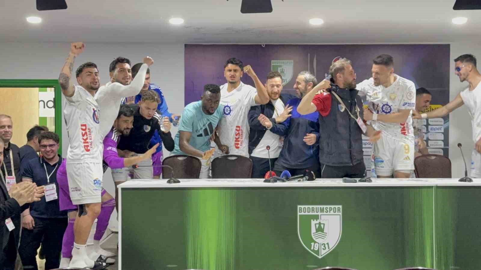 erzurumspor fk oyunculari basin toplantisini basip kutlama yapti 5 4pTvEkJ8