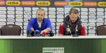 erzurumspor-fk-oyunculari-basin-toplantisini-basip-kutlama-yapti-P5ZQKcK3.jpg