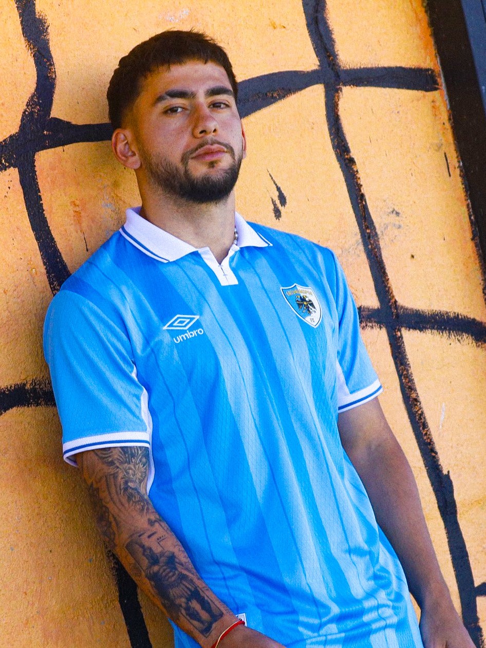 erzurumspor fk yeni sezonun gokboru formasini tanitti 1