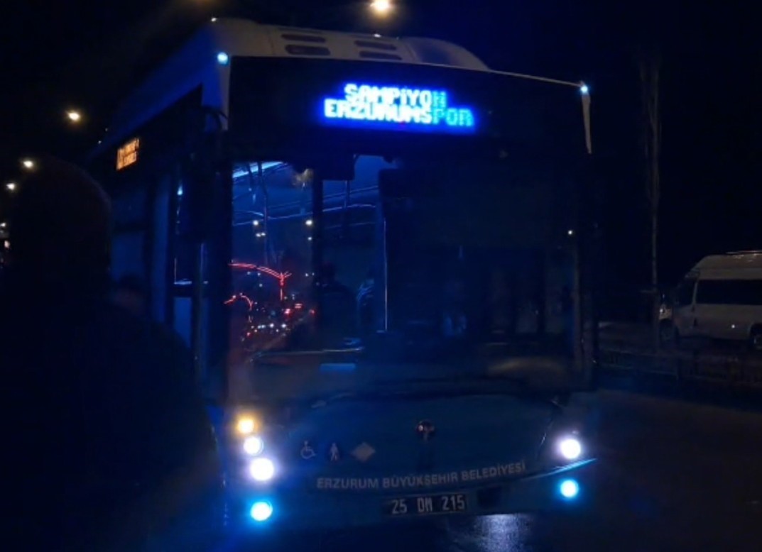 erzurumsporun sampiyonlugu trafik isiklarina yazildi 3 VlpnngFC