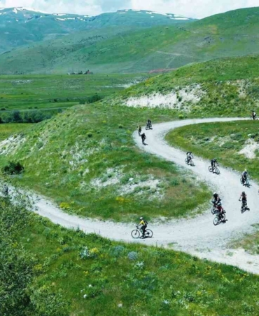 erzurumun-demir-atlilari-yollara-cikti-her-hafta-sonu-yeni-bir-rota-yeni-bir-macera-8nGEtQ34.jpg