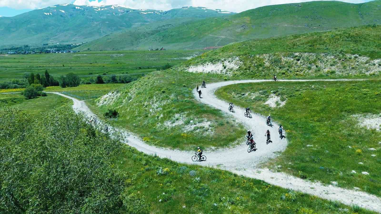 erzurumun demir atlilari yollara cikti her hafta sonu yeni bir rota yeni bir macera XV1VK74r