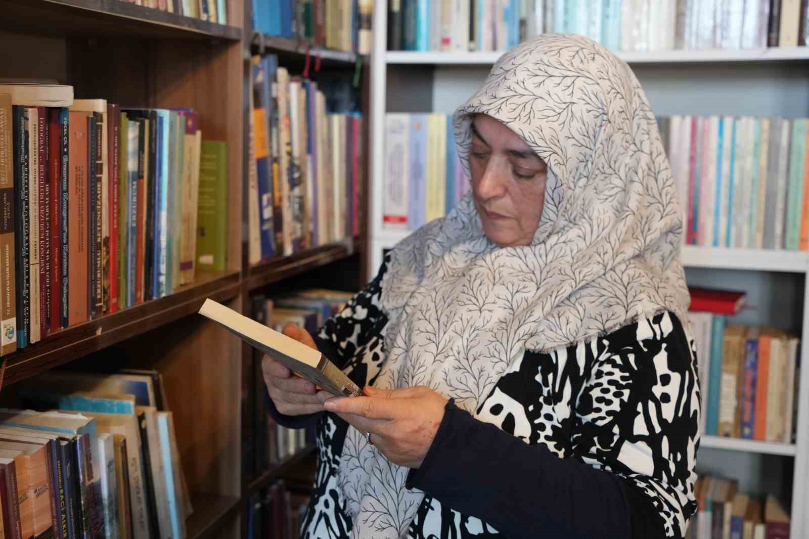 Erzurum’un kitap kurdu ev hanımları: Martin Eden’i de okuyorlar İlber Ortaylı’yı da 10 erzurumun kitap kurdu ev hanimlari martin edeni de okuyorlar ilber ortayliyi da 6 wG1H2ApR