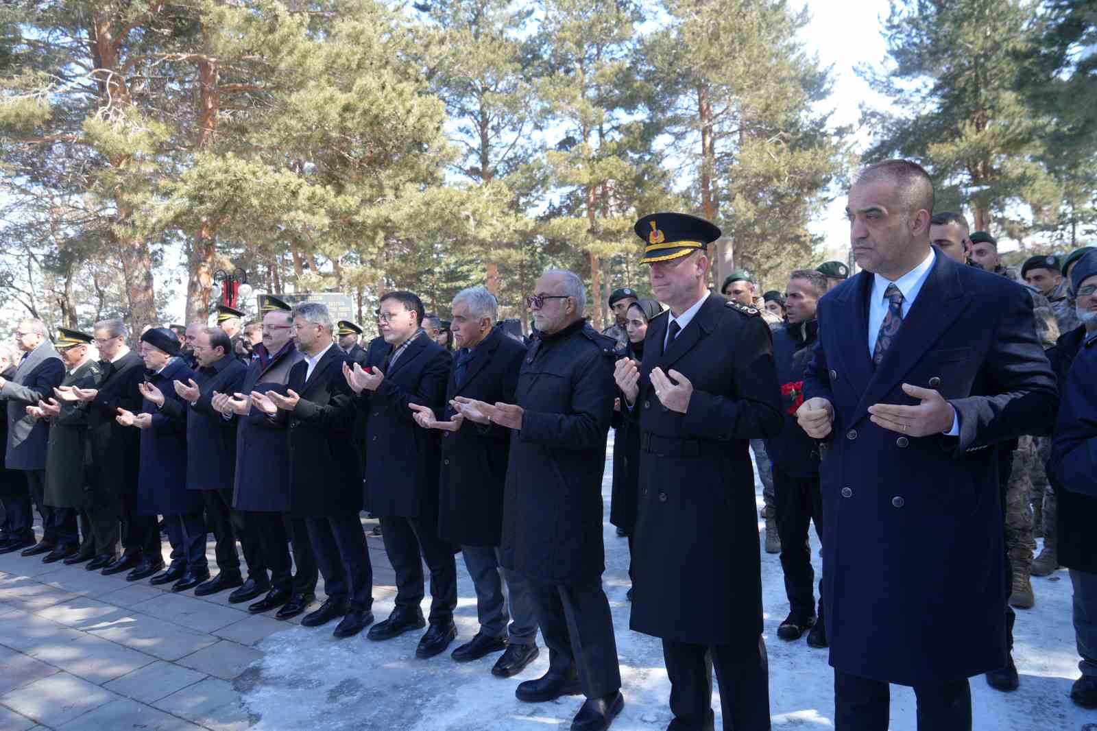 erzurumun kurtulusunun 108nci yil donumunu coskuyla kutladi 8 UkiQDPin