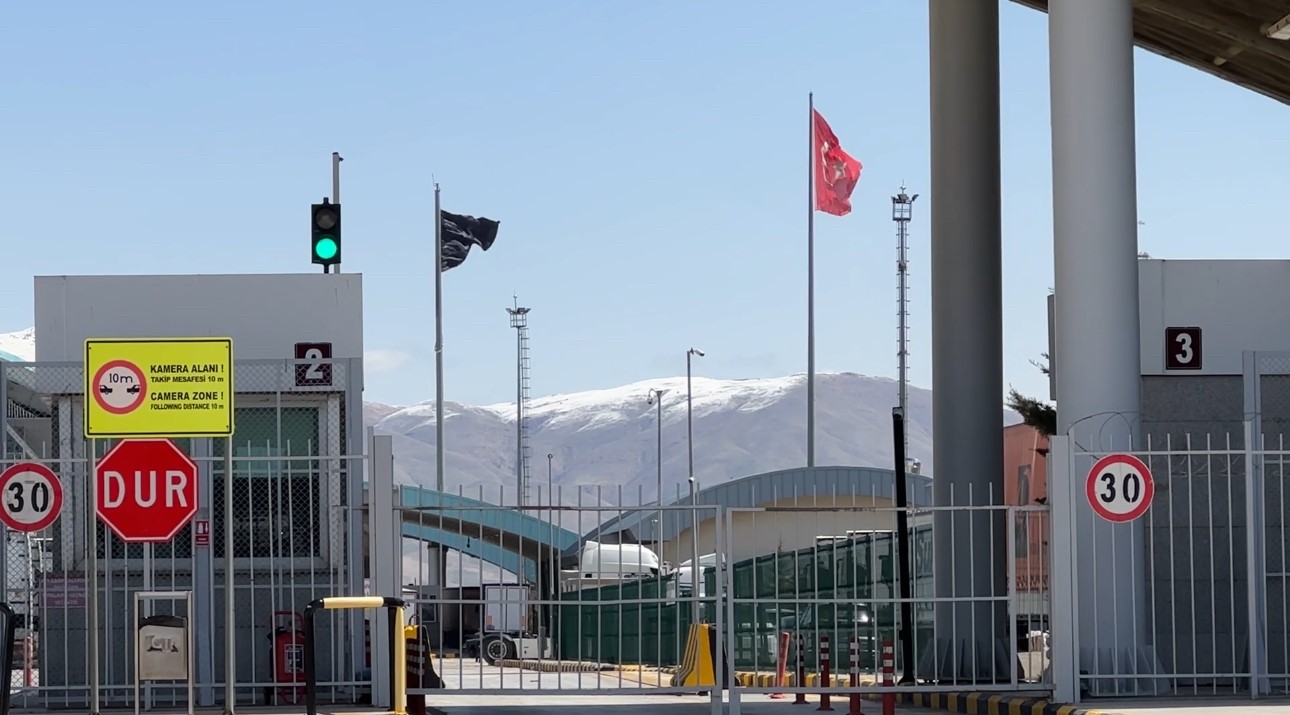 esendere sinir kapisinda guvenli gecis mesaisi suruyor 5 jmcmrUbY