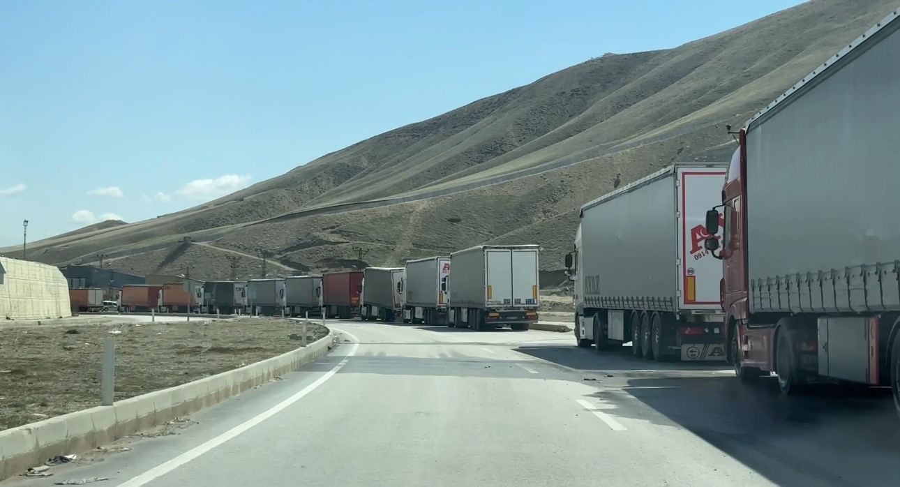 esendere sinir kapisinda guvenli gecis mesaisi suruyor 7 V5GDaQzt
