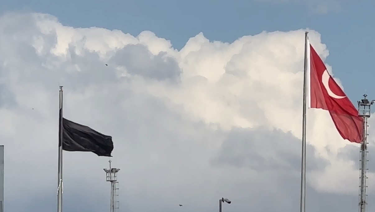 esendere sinir kapisinda kisitlama iran tarafinda dev siyah bayrak dikkat cekti 0 FkKygff3