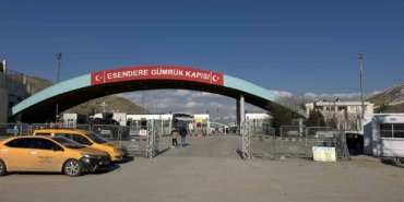 esendere-sinir-kapisinda-sessiz-bekleyis-iSsby4KS.jpg