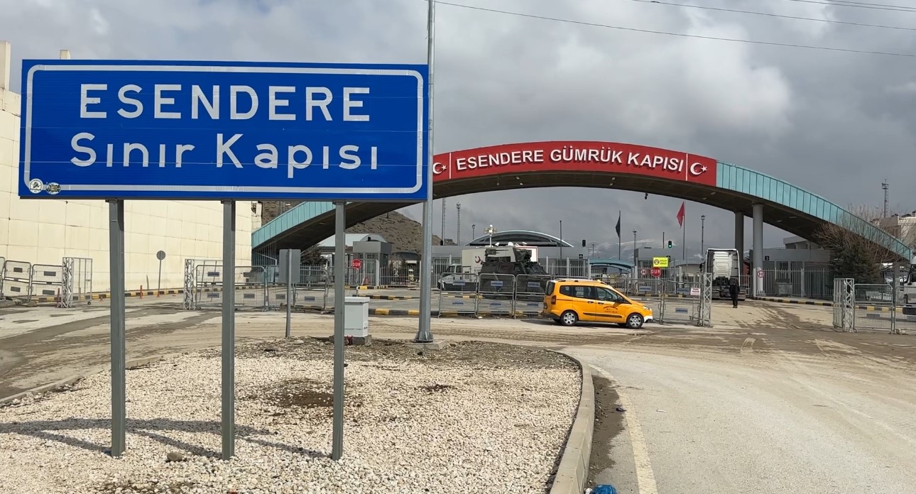 esendere sinir kapisinda sessiz bekleyis suruyor 10 95nX4tma
