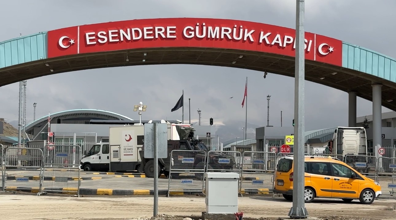 esendere sinir kapisinda sessiz bekleyis suruyor 5 XdqP4LSN