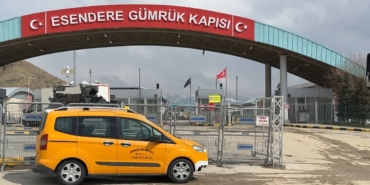 esendere-sinir-kapisinda-sessiz-bekleyis-suruyor-7mnFSdgv.jpg