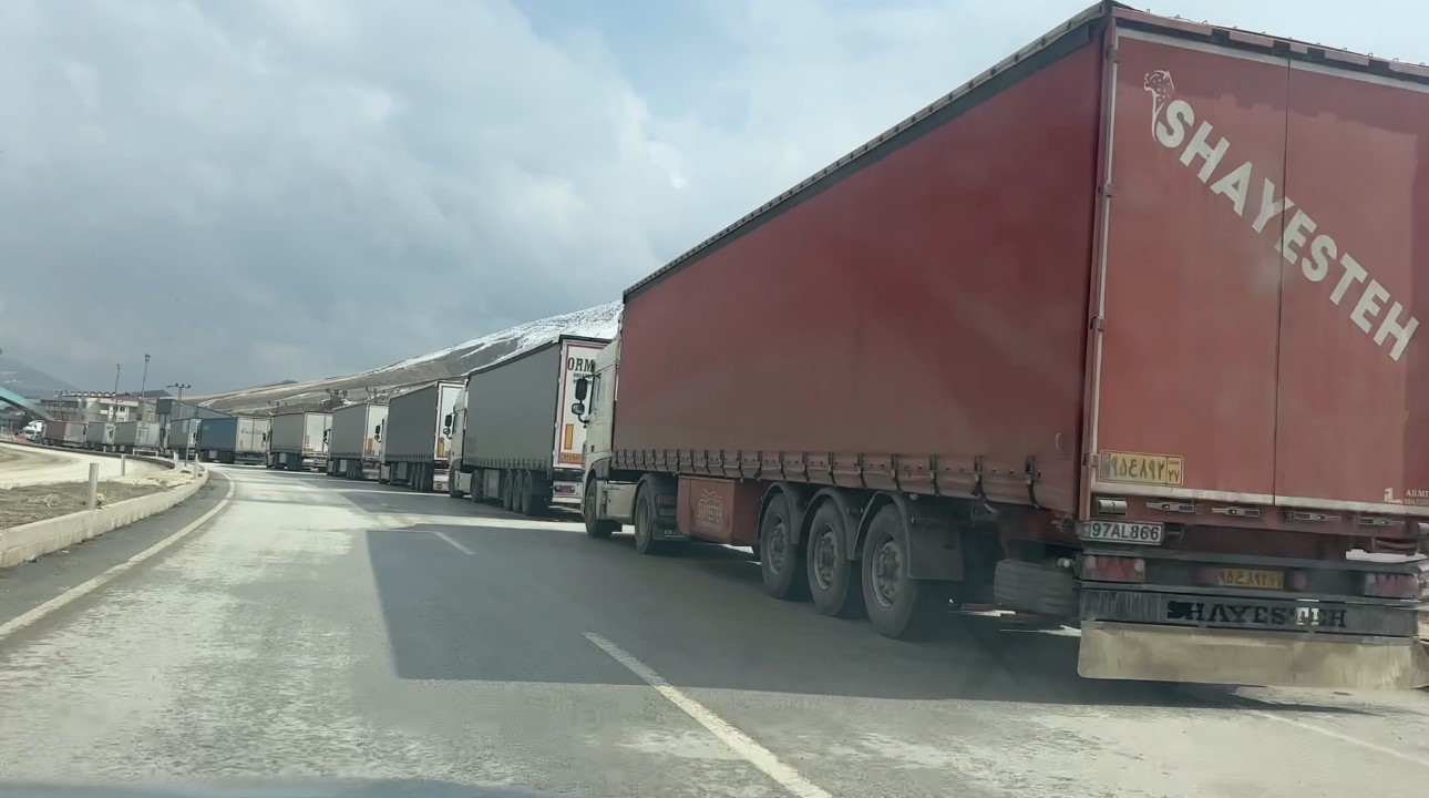 esendere sinir kapisinda sessiz bekleyis suruyor 9 iHRWAn3i