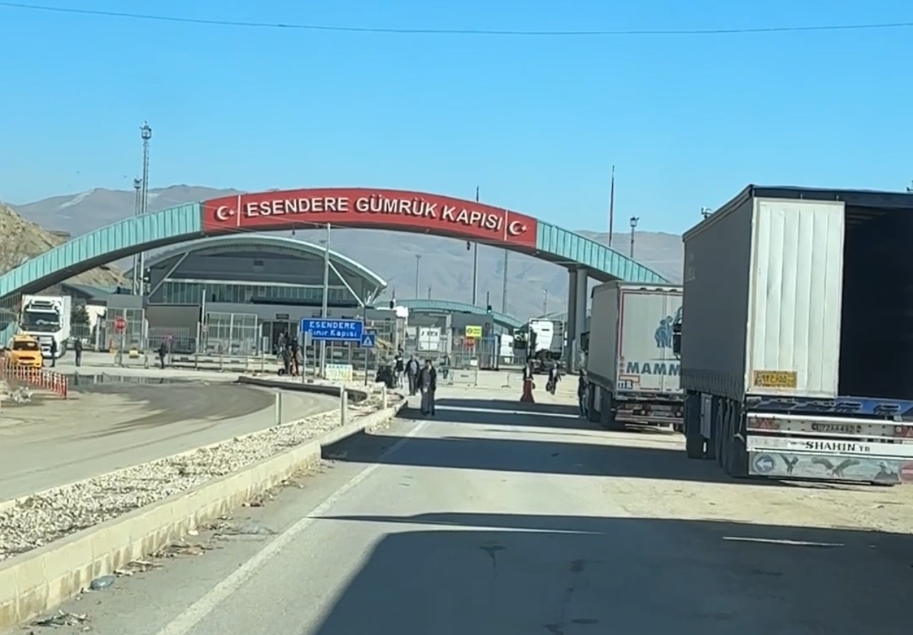 esenderede tir kuyrugu 2 kilometreyi buldu 2 u7gvz2t8