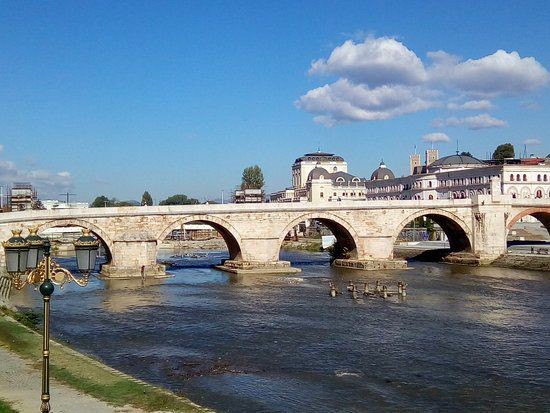 esenler belediyesi uskupteki tas kopruyu aydinlatacak 1 O3GvbrbG
