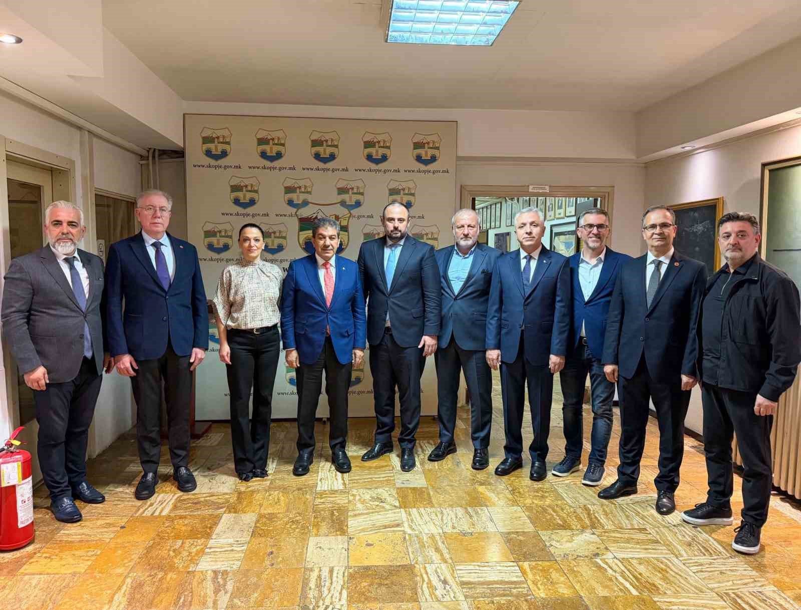 esenler belediyesi uskupteki tas kopruyu aydinlatacak 2 yQ9MzgES