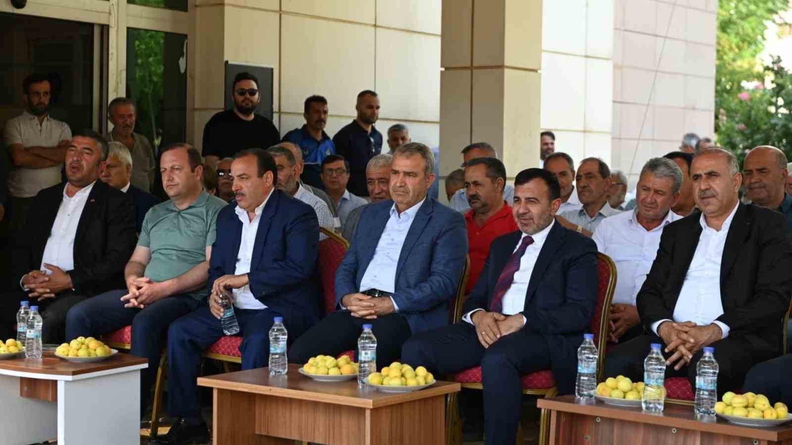 Esenler Belediyesi’nden Pütürge’ye kardeşlik eli 5 esenler belediyesinden puturgeye kardeslik eli 1 UFYLgkJp
