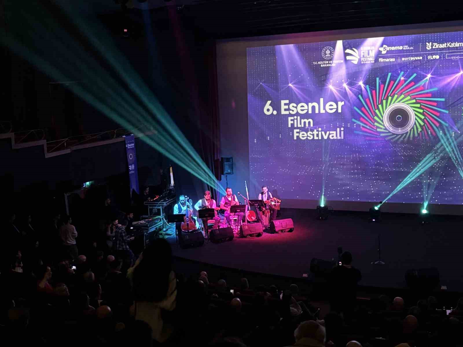 Esenler Belediyesi’nin düzenlediği ’6. Esenler Film Festivali’ ödülleri sahiplerini buldu 4 esenler belediyesinin duzenledigi 6 esenler film festivali odulleri sahiplerini buldu 0 iQyz7Dhq