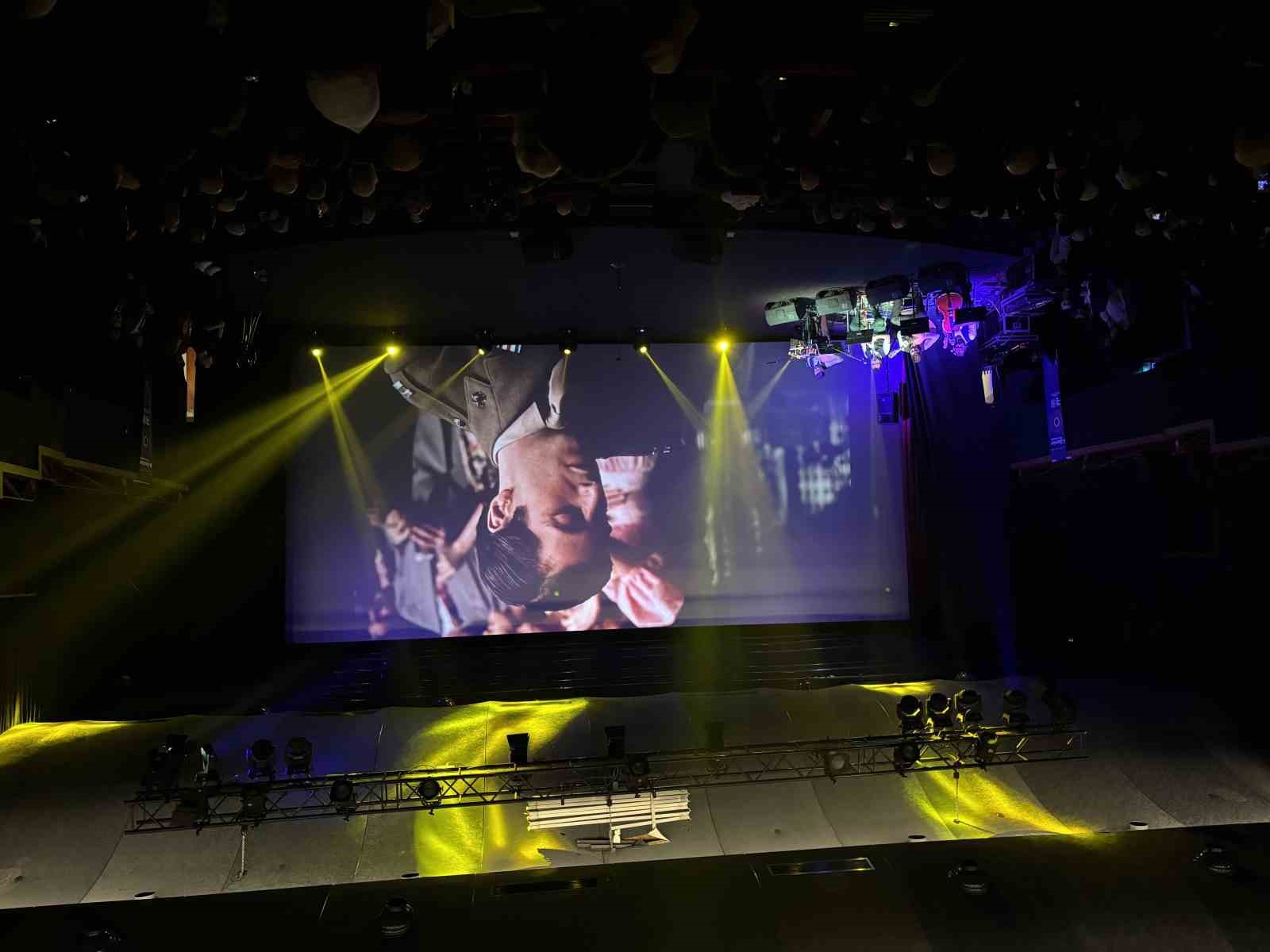 Esenler Belediyesi’nin düzenlediği ’6. Esenler Film Festivali’ ödülleri sahiplerini buldu 7 esenler belediyesinin duzenledigi 6 esenler film festivali odulleri sahiplerini buldu 3 YyAlzFDU