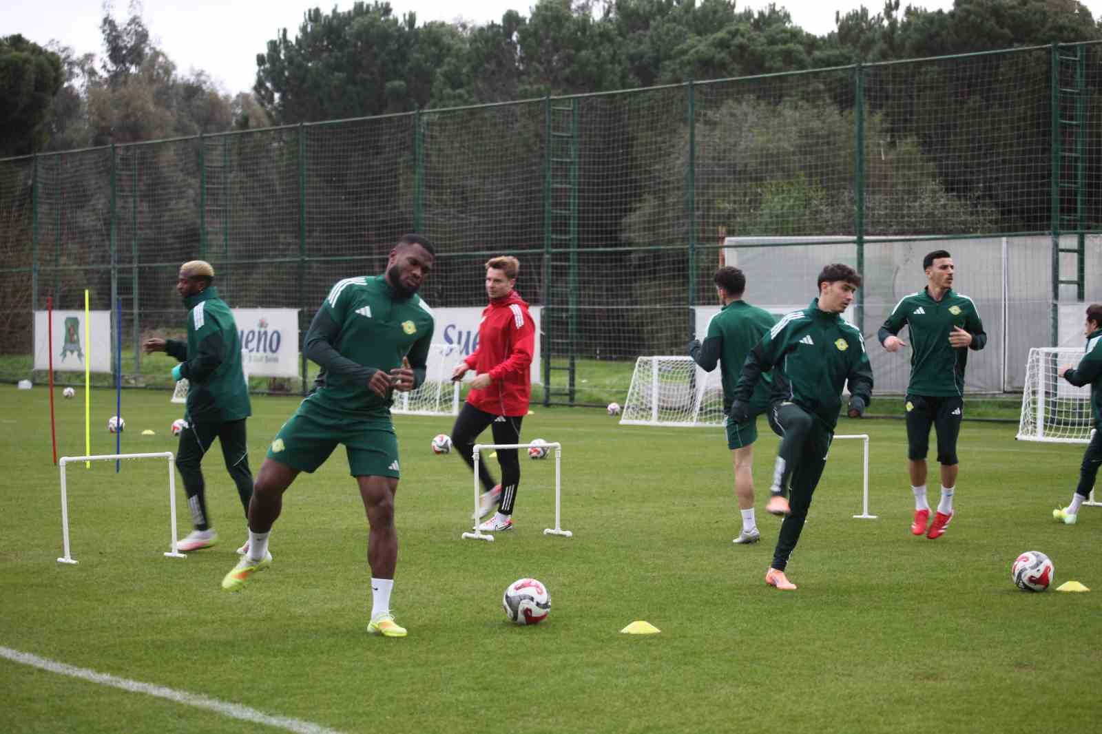 esenler erokspor antalyadaki devre arasi calismalarini tamamladi 3 SMTOhzLh