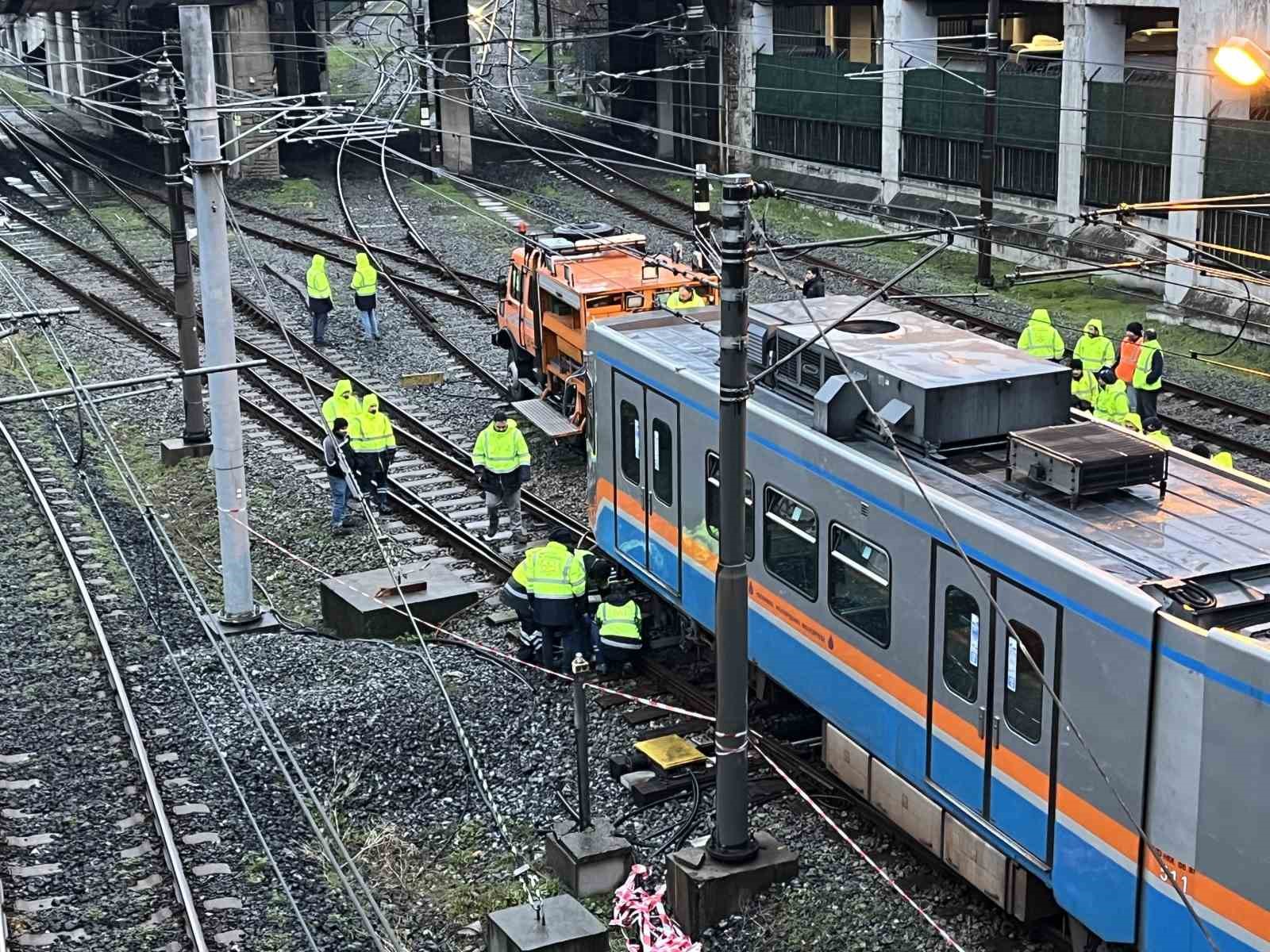 esenler otogar duraginda metro raydan cikti ulasimda aksamalar yasaniyor 1 gYzJc1V9
