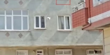esenlerde-3uncu-katin-evin-penceresinde-yuruyen-bebek-yurekleri-agza-getirdi-g1LXjgMf.jpg