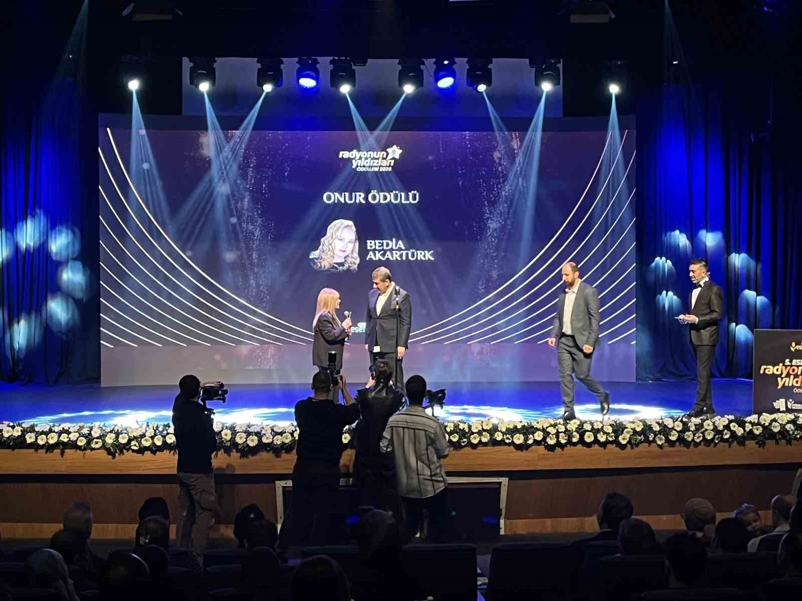 esenlerde 5 radyonun yildizlari odulleri sahiplerini buldu 2 sM5mjEJc