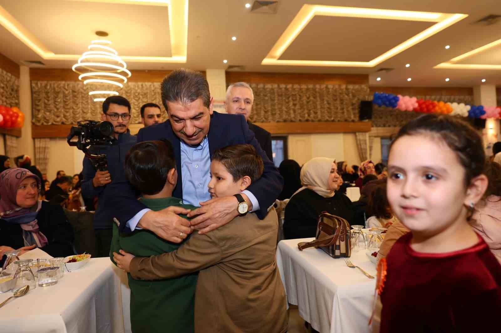 esenlerde 500 cocuk ilk oruc heyecanini ayni sofrada paylasti 3 umJbRYOO