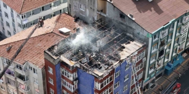 esenlerde-binanin-en-ust-katinda-cikan-yanginda-alevler-gokyuzune-yukseldi-ZFpQKWMh.jpg