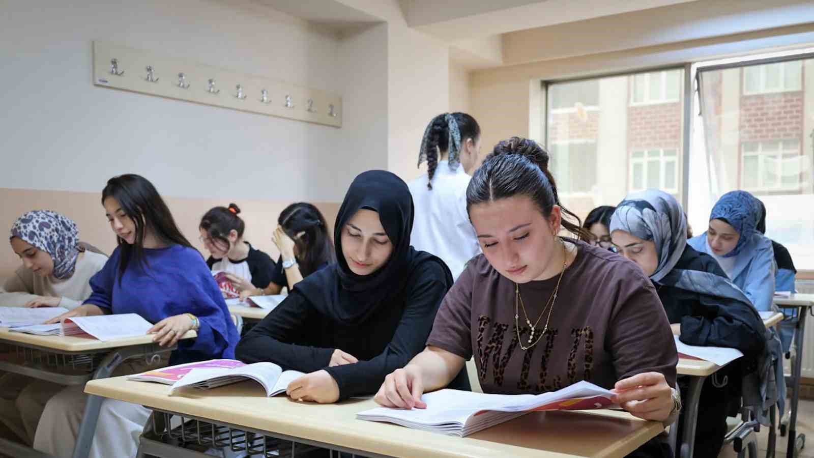 esenlerde mihmandar akademi basariya doymuyor 3 bsWBMzCt