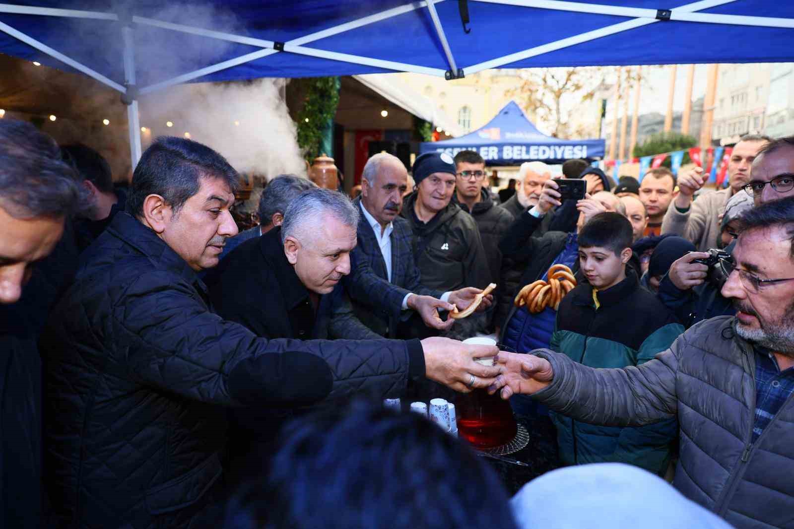 Esenler’de Uluslararası Dünya Çay Günü Coşkusu: Vatandaşlara 55 çeşit çay ikram edildi 6 esenlerde uluslararasi dunya cay gunu coskusu vatandaslara 55 cesit cay ikram edildi 2 nPv65u1u