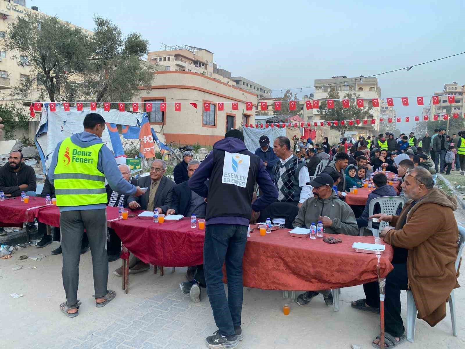 esenlerden gazzeye 10 bin kisilik iftar sofrasi 2 A2GeISCK