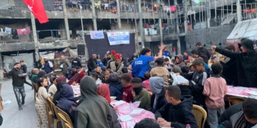 esenlerden-gazzeye-10-bin-kisilik-iftar-sofrasi-8zNR1vJz.jpg