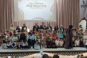 ‘Okula gidip gelemiyorum, sokakta kardeşlerimle oynayamıyorum’ diyerek belediye başkanına seslenen çocukların istekleri yerine getirildi 1 thumbnail