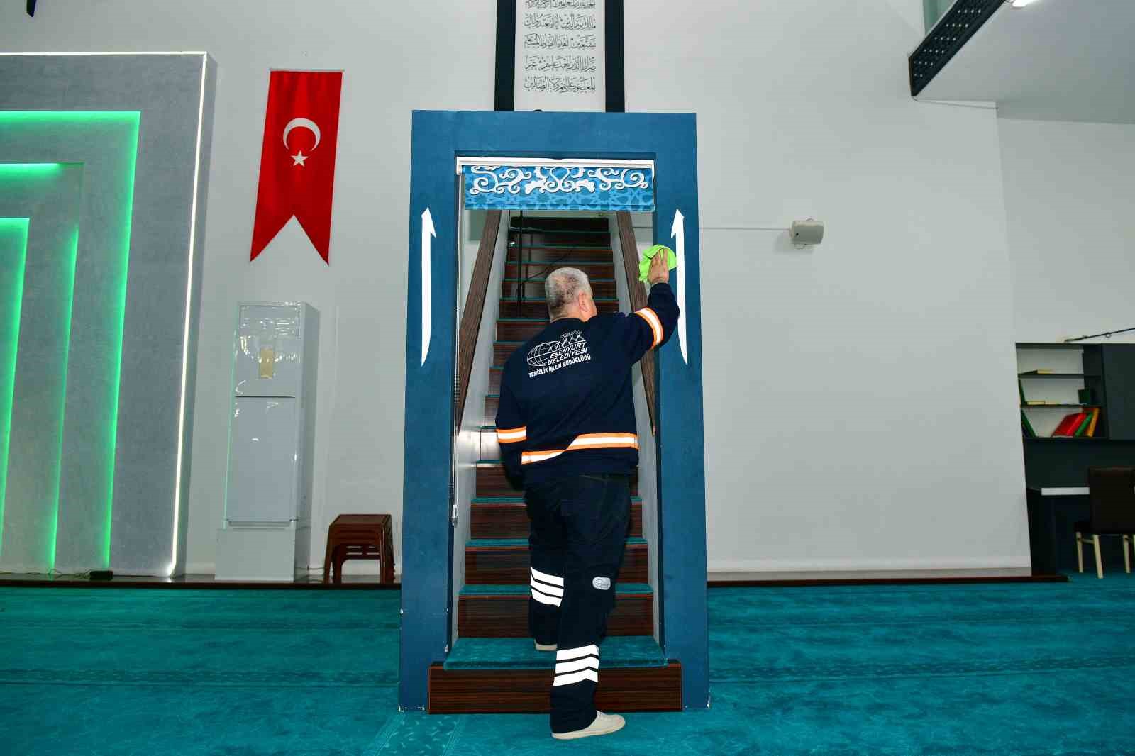 esenyurt bayrama hazir ilce genelinde kapsamli temizlik seferberligi 1 i9NMepSR