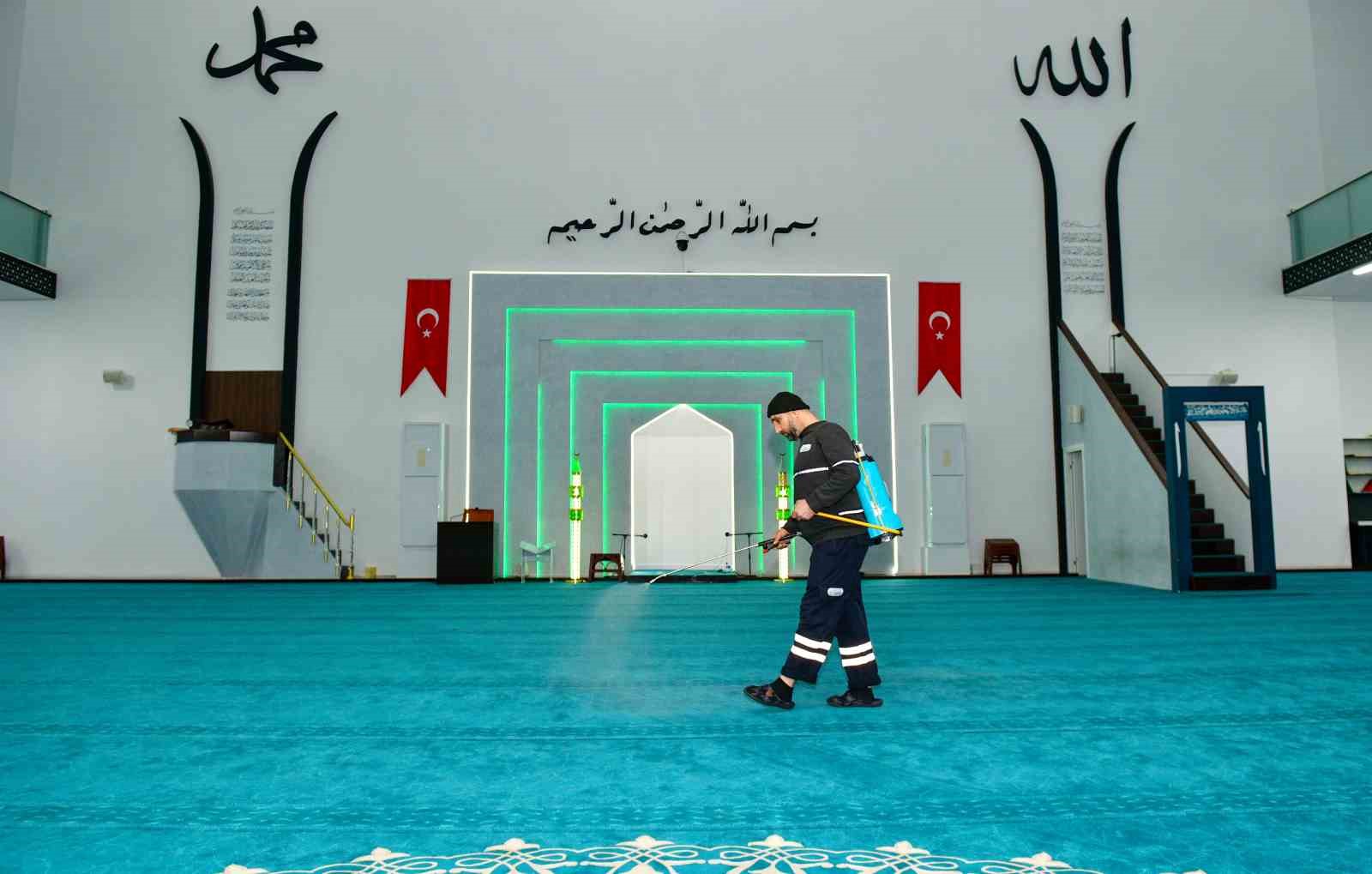 esenyurt bayrama hazir ilce genelinde kapsamli temizlik seferberligi 3 AZ21J4uD