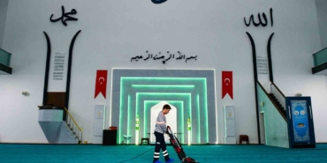 esenyurt-bayrama-hazir-ilce-genelinde-kapsamli-temizlik-seferberligi-RWApvMcd.jpg