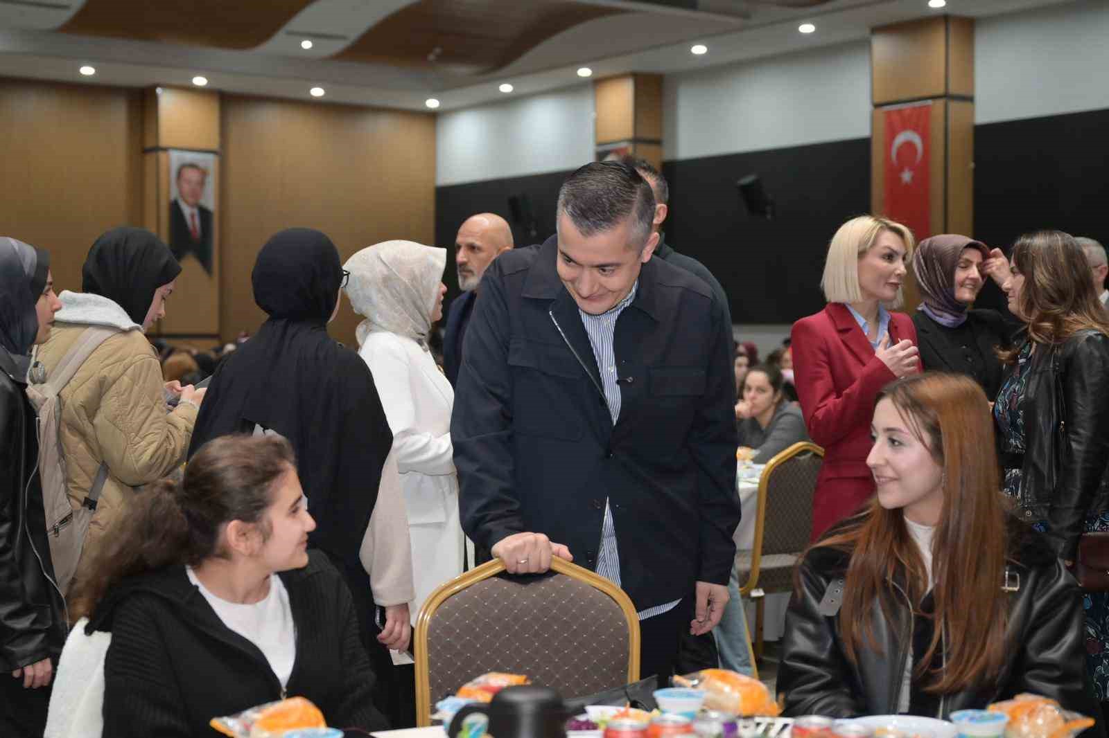esenyurt belediye baskan vekili aksoydan genclere yonelik yatirim atagi 9 g6B2b3Qc