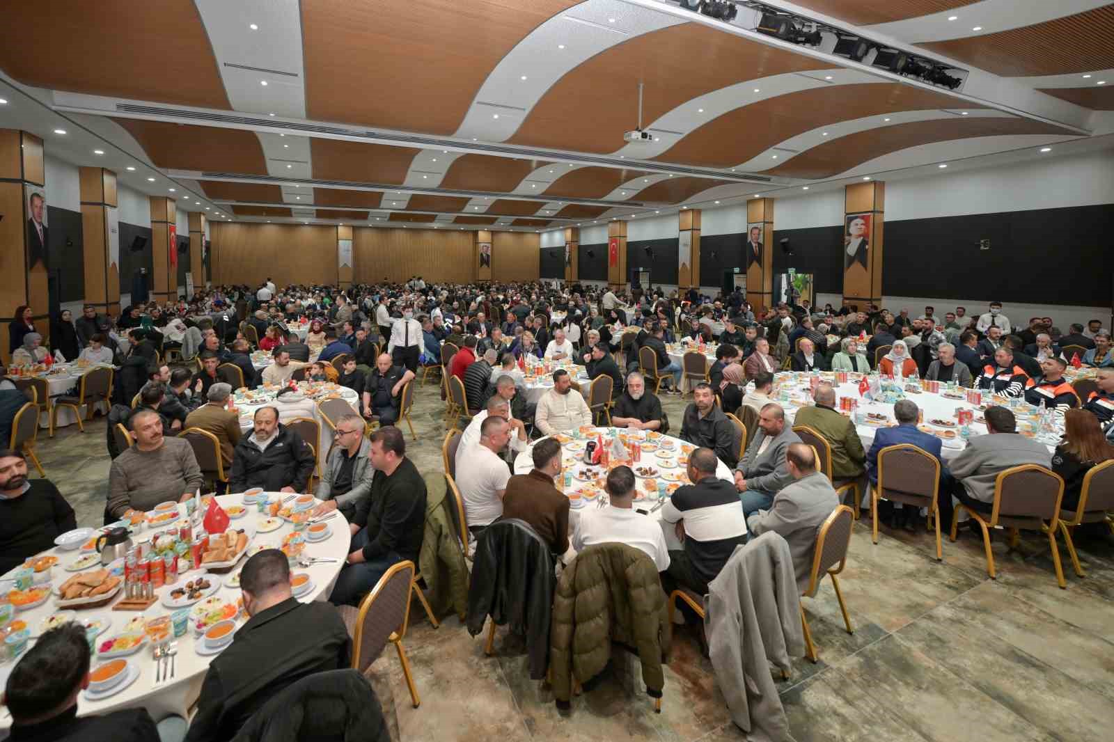esenyurt belediye baskan vekili can aksoy belediye personeli ile iftar programinda bir araya geldi bBiA7hqW
