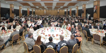 esenyurt-belediye-baskan-vekili-can-aksoy-belediye-personeli-ile-iftar-programinda-bir-araya-geldi-i4II34Gb.jpg