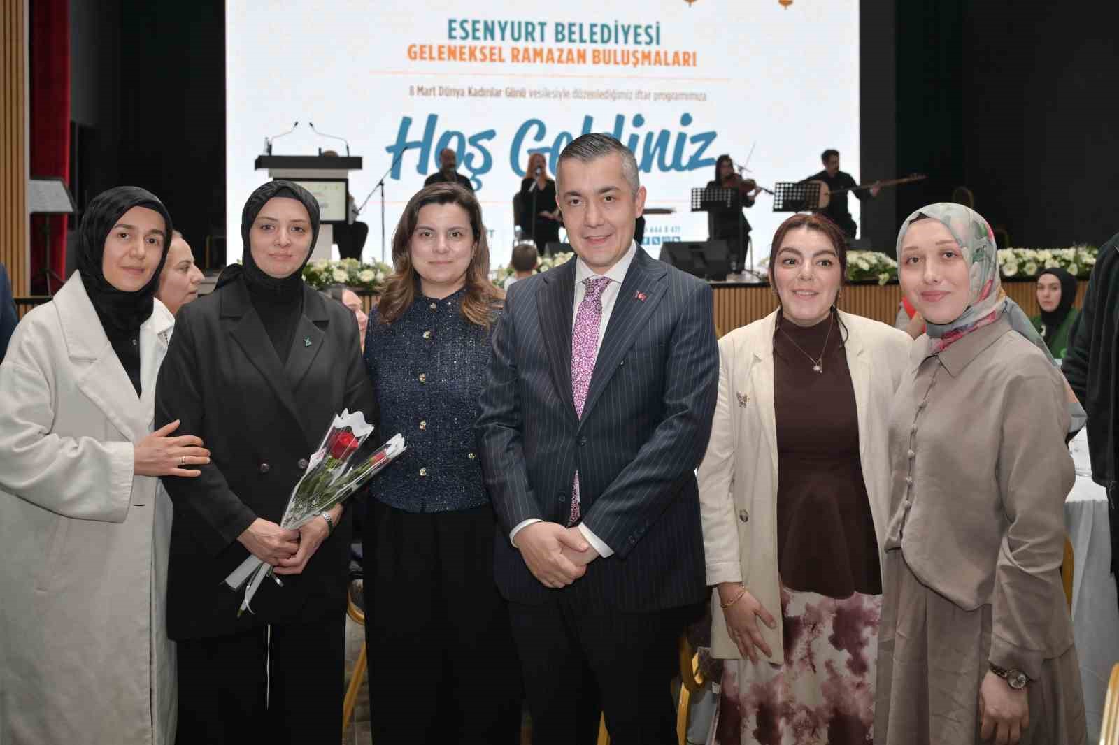 esenyurt belediyesi baskan vekili can aksoy 24 farkli merkezimizde yaklasik 20 bin kadinimiza egitim aWFbU2d7