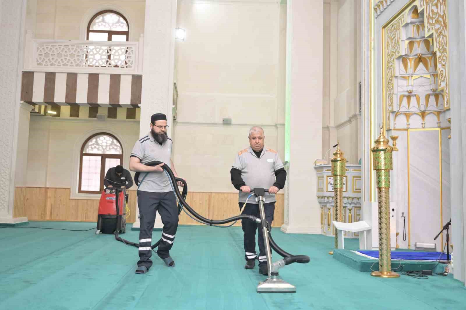Esenyurt Belediyesi camilerde hijyen ve bakım hizmetlerini yeniledi 5 esenyurt belediyesi camilerde hijyen ve bakim hizmetlerini yeniledi 1 GfJHGect