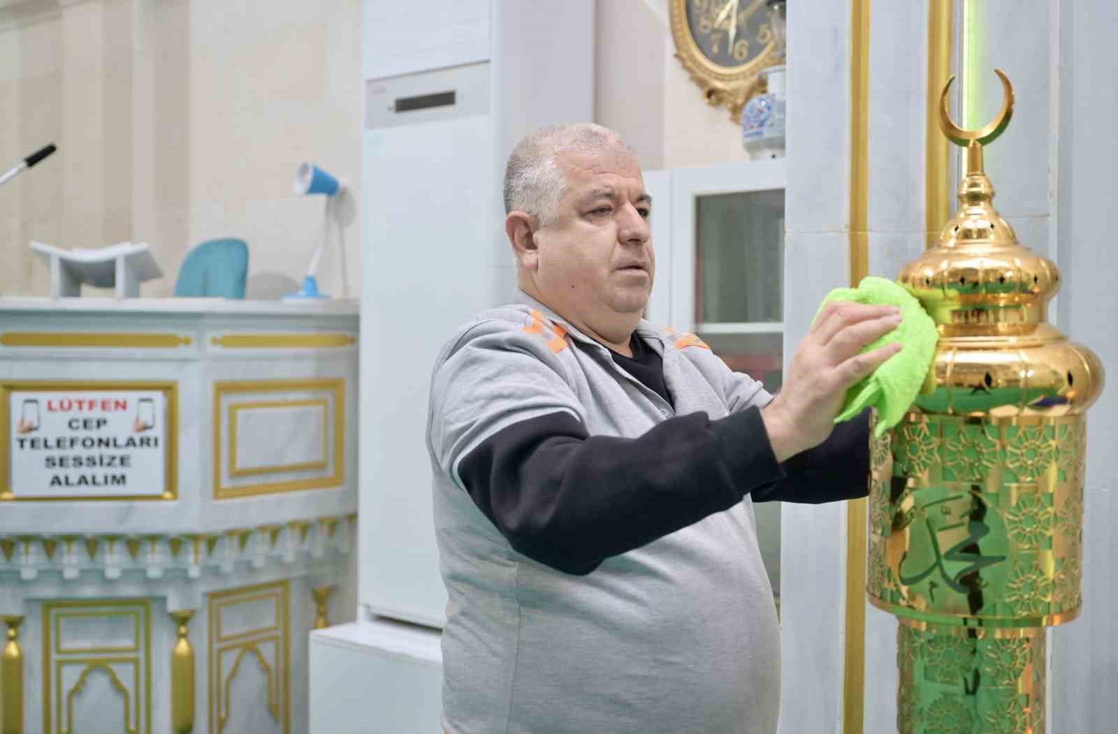 Esenyurt Belediyesi camilerde hijyen ve bakım hizmetlerini yeniledi 7 esenyurt belediyesi camilerde hijyen ve bakim hizmetlerini yeniledi 3 7Try83Fh