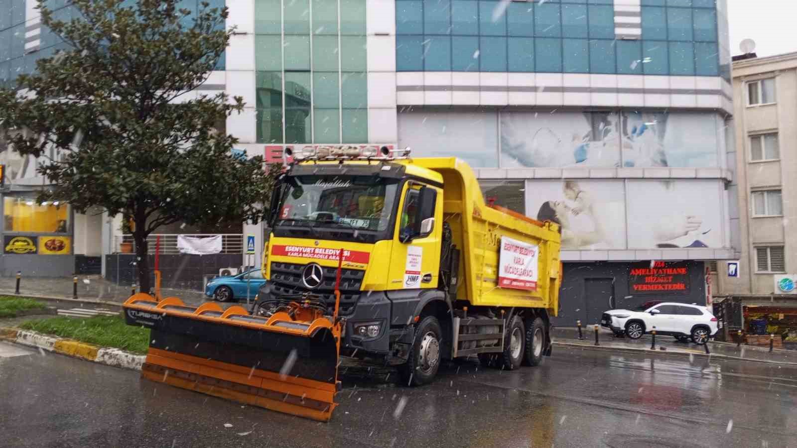 Esenyurt Belediyesi olumsuz hava şartlarına karşı 24 saat görev başında 6 esenyurt belediyesi olumsuz hava sartlarina karsi 24 saat gorev basinda 2