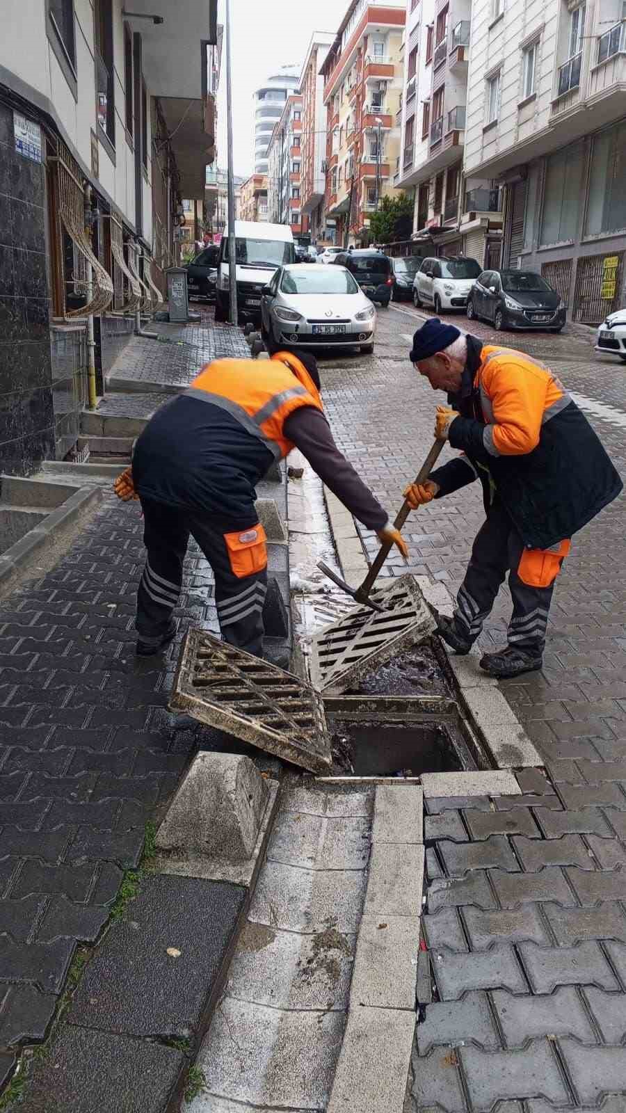 Esenyurt Belediyesi olumsuz hava şartlarına karşı 24 saat görev başında 8 esenyurt belediyesi olumsuz hava sartlarina karsi 24 saat gorev basinda 4 qY6EGEU9