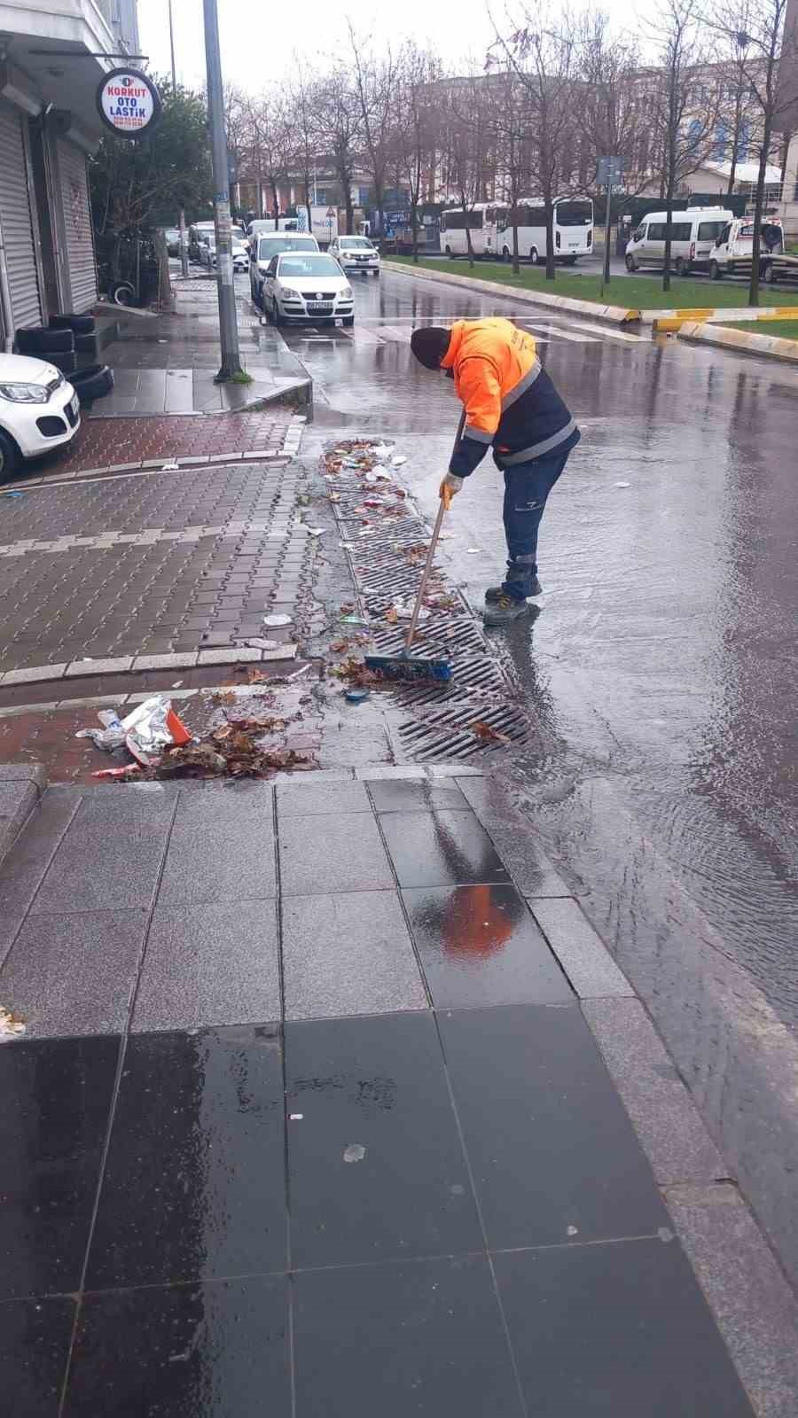 Esenyurt Belediyesi olumsuz hava şartlarına karşı 24 saat görev başında 11 esenyurt belediyesi olumsuz hava sartlarina karsi 24 saat gorev basinda 7 2aCbtDns