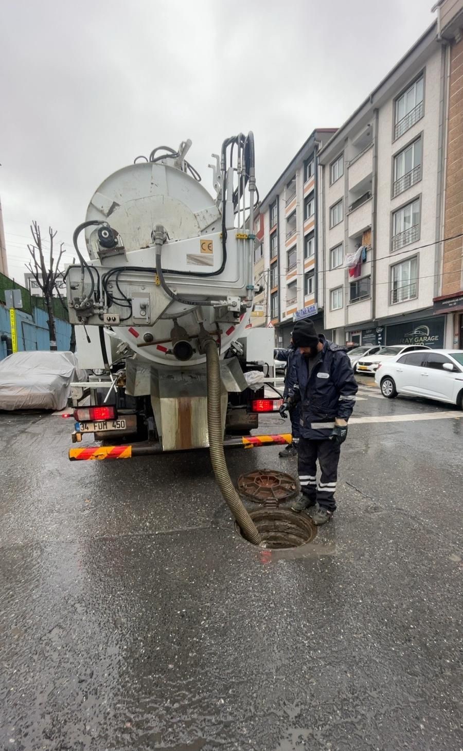 Esenyurt Belediyesi olumsuz hava şartlarına karşı 24 saat görev başında 12 esenyurt belediyesi olumsuz hava sartlarina karsi 24 saat gorev basinda 8 mc73Ryt9