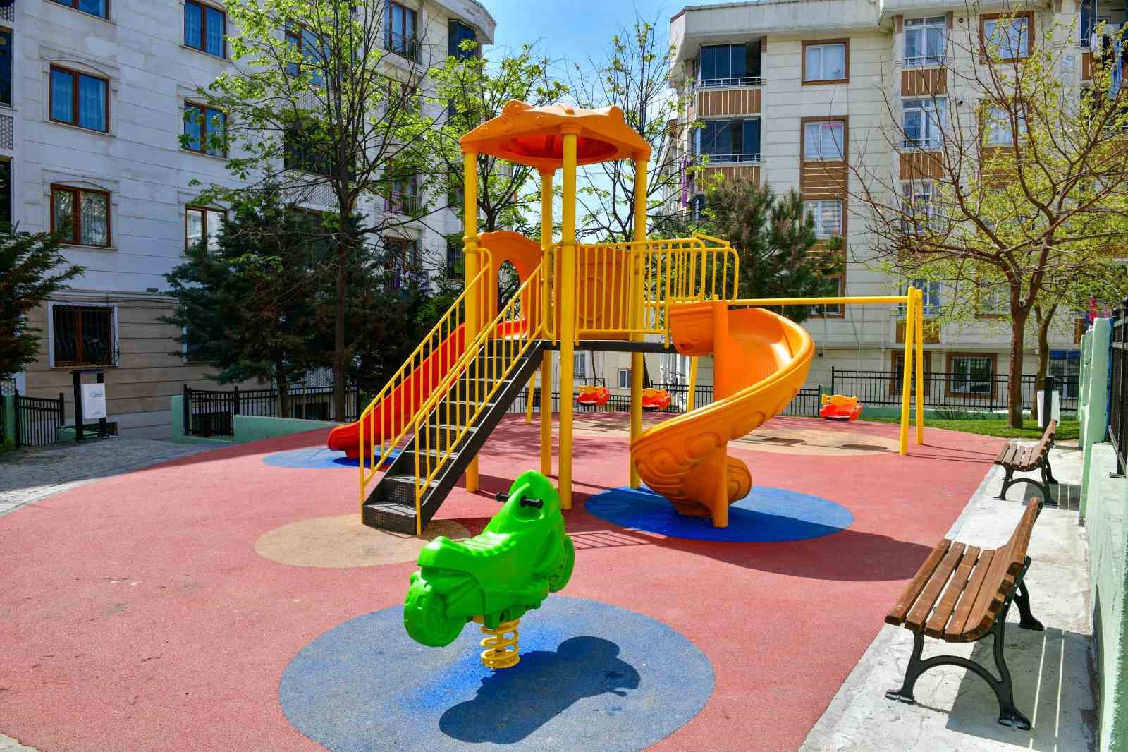 esenyurt belediyesi yanginda zarar goren parki yeniledi 3 OtLByrvS